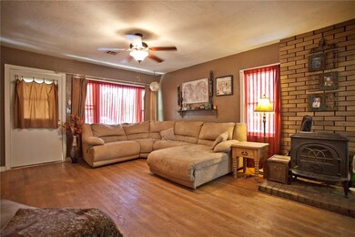 807 NW 10th St, Bentonville, AR 72712 - photo 3