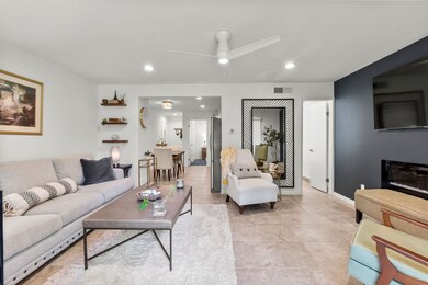 This lovely 1 bed and 1 bath condo is located on t