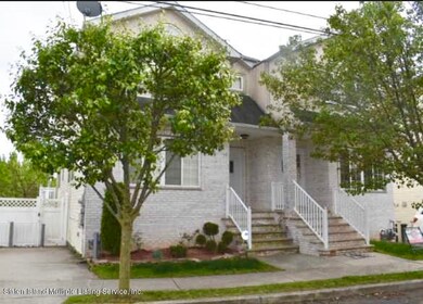98 Ambassador Ln, Staten Island, NY 10309 - photo 2