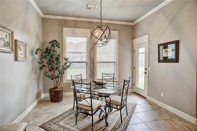 1001 Lindsey Ln, Moore, OK 73160 - photo 6