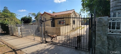 2062 E Hatchway St, Compton, CA 90222 - photo 3