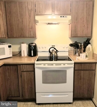 11302 Kettering Ln, Upper Marlboro, MD 20774 - photo 4