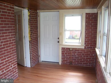 1018 Grosstown Rd, Pottstown, PA 19464 - photo 4