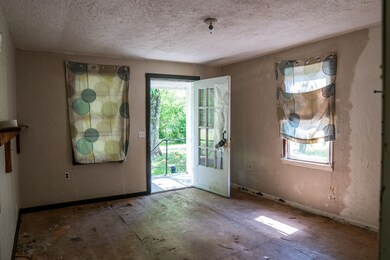 living view to front door 