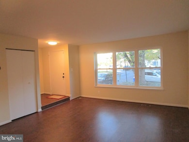 11613 Summer Oak Dr, Germantown, MD 20874 - photo 2