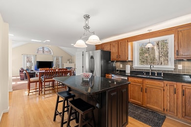 29 Greenwich Rd, Litchfield, NH 03052 - photo 6