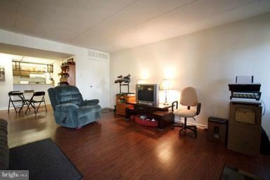 5717 Indian Ct unit 174, Alexandria, VA 22303 - photo 3