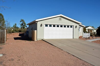 Double Gate to side yard.