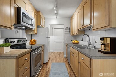 8025 234th St SW unit 107, Edmonds, WA 98026 - photo 5