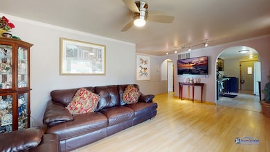 221 Ensenada Dr, Carpentersville, IL 60110 - photo 3