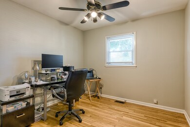 1811 Ivy Ln, Aurora, IL 60506 - photo 3