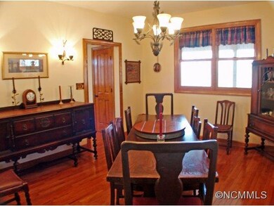 Dining room.