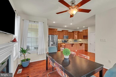 23219 Scholl Manor Way unit 1323, Clarksburg, MD 20871 - photo 4