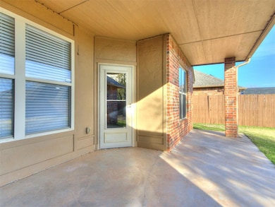 1808 NE 32nd St, Moore, OK 73160 - photo 7