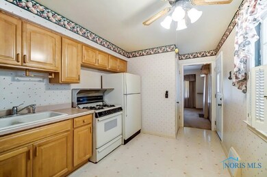 2622 102nd St, Toledo, OH 43611 - photo 2