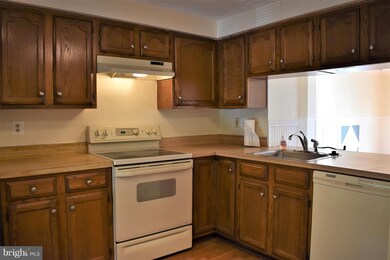 923 N Angel Valley Ct, Edgewood, MD 21040 - photo 3