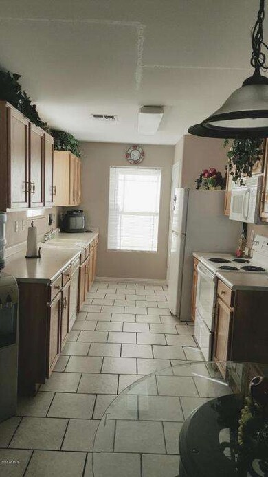 KItchen-6614 W Pioneer