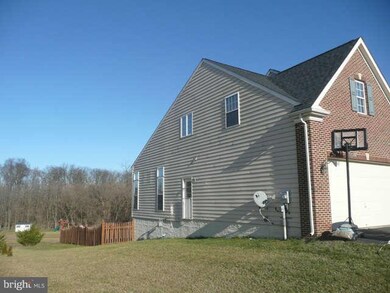 19246 Paradise Manor Dr, Hagerstown, MD 21742 - photo 2
