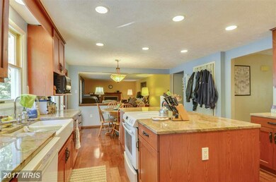 20509 Watkins Meadow Dr, Germantown, MD 20876 - photo 6