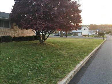 206 2nd St, Walnutport, PA 18088 - photo 2