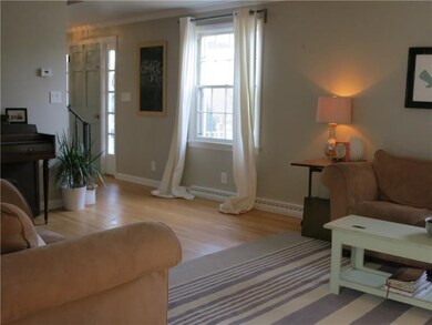 Great space for relaxing and entertaining - all th