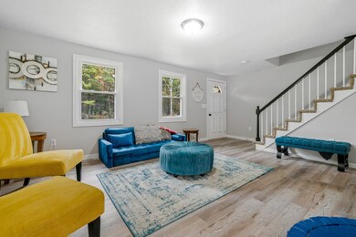 176 Porcupine Cir, Salem, NH 03079 - photo 3