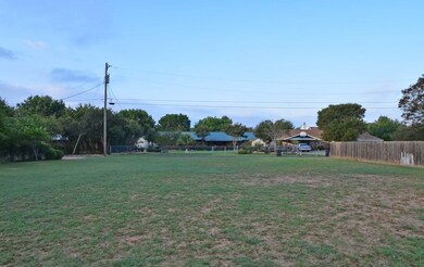 611 W Hackberry St unit 27, Fredericksburg, TX 78624 - photo 4