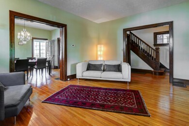 2638 Glenmawr-11
