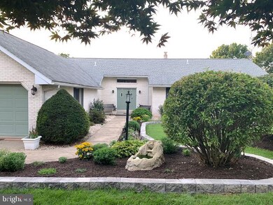 839 Pine Heights Rd, Reading, PA 19605 - photo 2