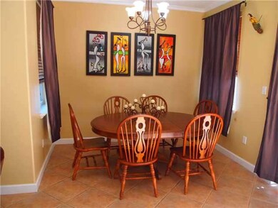 4873 NW 109 Pa, Doral, FL 33178 - photo 4