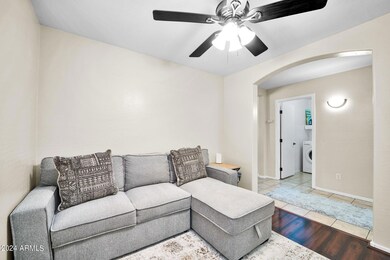 2801 N 106th Ln-8