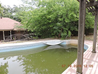 1912 Forest Rd, Edmond, OK 73025 - photo 4