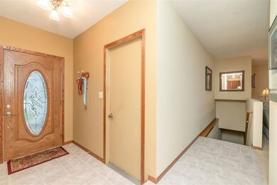 1606 W 12th St, Cedar Falls, IA 50613 - photo 4
