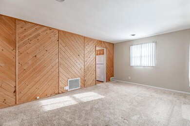 601 N Lindberg St, Griffith, IN 46319 - photo 4