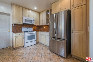 2233 Wellington Rd, Los Angeles, CA 90016 - photo 7