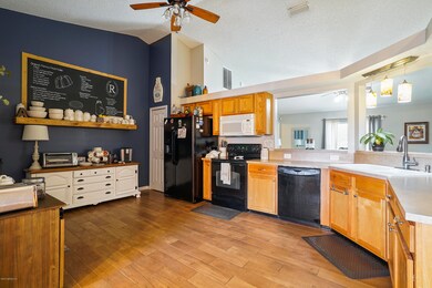 5335 Beatle Ct, Jacksonville, FL 32244 - photo 2