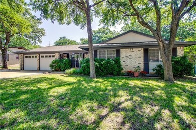 29 Regents Park, Bedford, TX 76022 - photo 3