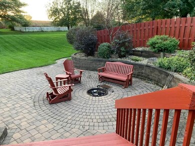 1511 Brett St, Cedar Rapids, IA 52405 - photo 2