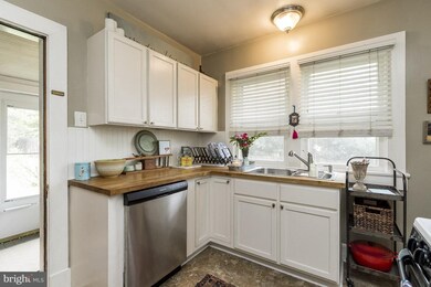 201 W J St, Purcellville, VA 20132 - photo 5