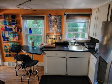 33 Lincoln Rd, Cromwell, CT 06416 - photo 3