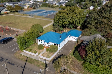 1412 9th St, Tillamook, OR 97141 - photo 2