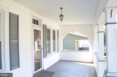 233 Mallow Hill Rd, Baltimore, MD 21229 - photo 2