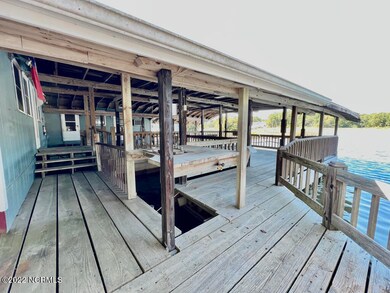 Covered Dock- Bumps Creek