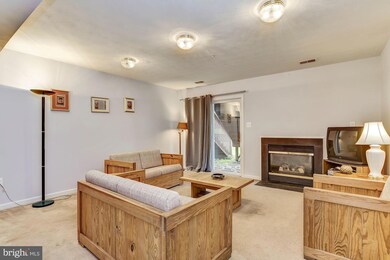 2721 Thornbrook Ct, Odenton, MD 21113 - photo 3