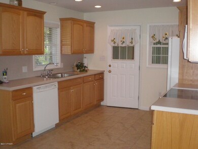 195 Hanlon Rd, Lake Ariel, PA 18436 - photo 5