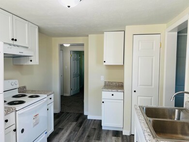 304 W Wolf Ave, Elkhart, IN 46516 - photo 6