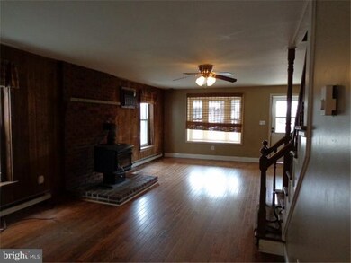917 Chestnut St, Emmaus, PA 18049 - photo 7