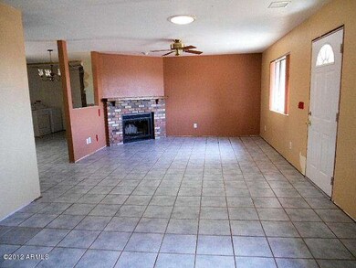 023-257542 - family room 2