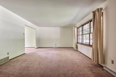 307 E Elizabeth Dr, Crown Point, IN 46307 - photo 2