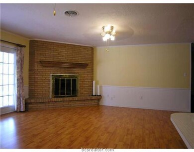 1222 S Ridgefield Cir, College Station, TX 77840 - photo 2